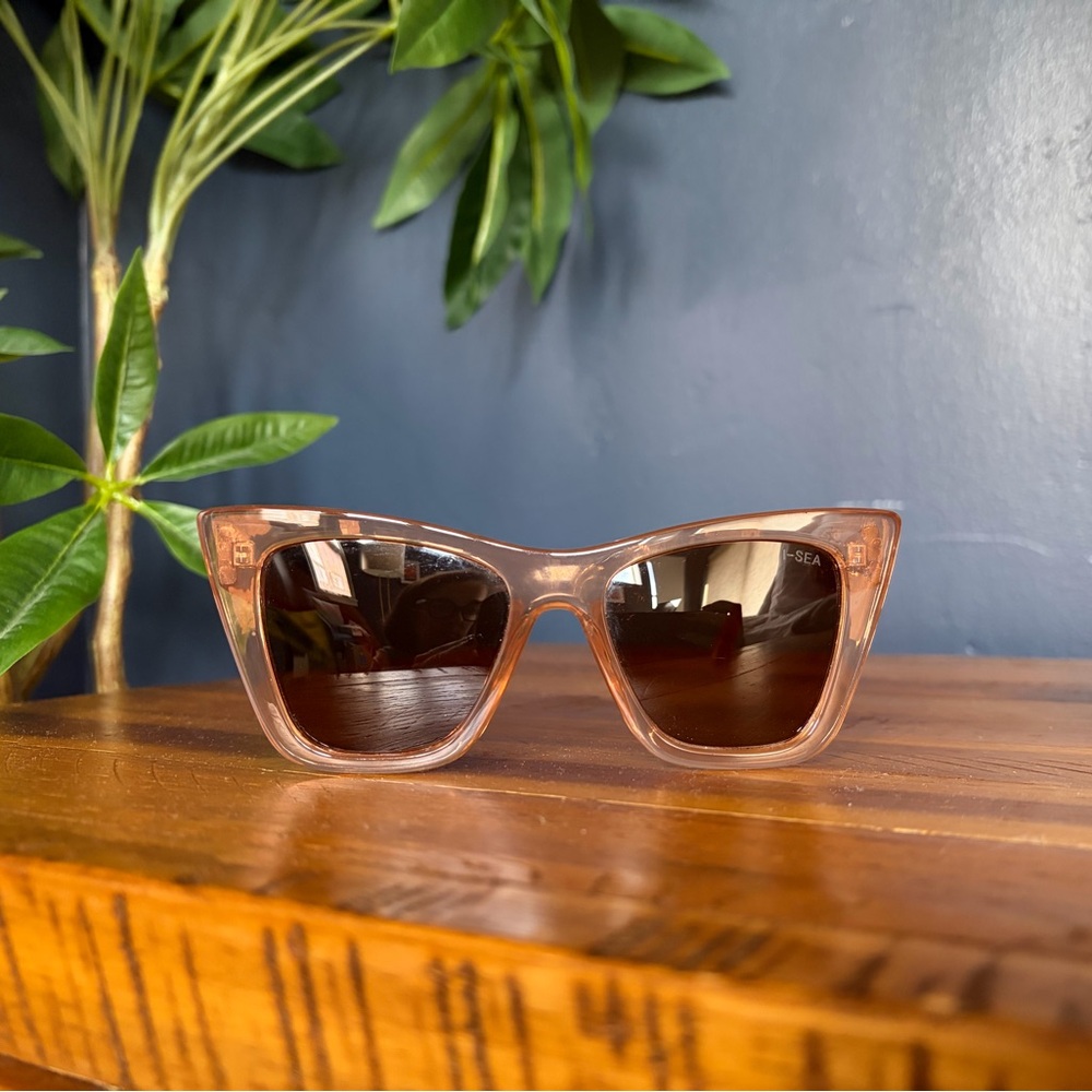 Chic I-Sea Cateye Sunglasses